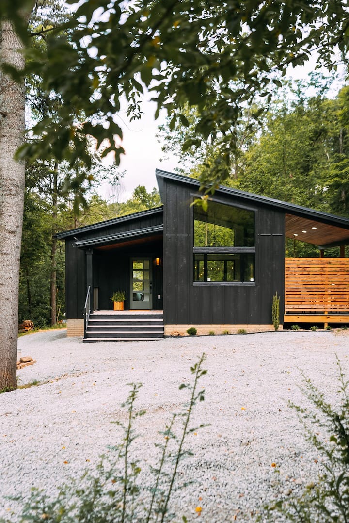 Welcoming modern cabin design. 