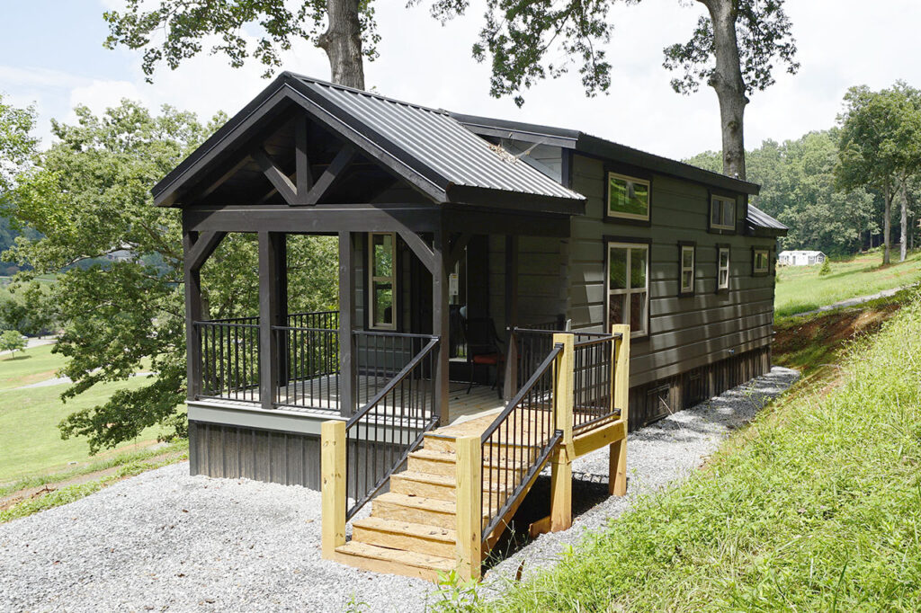 Cozy Tiny Home on a 0.33-Acre Lot with Stunning Interiors