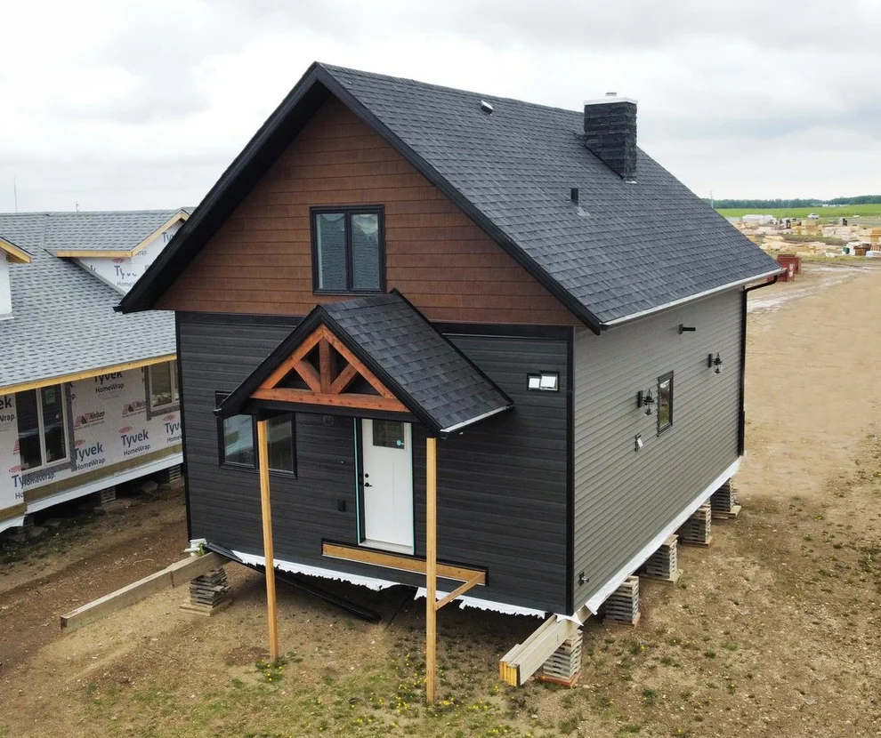 880-sq-ft-2-story-cabin