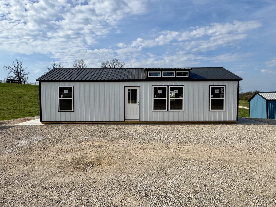 16×40 Ozarks Cabin for $27,433 – A Closer Look at This Spacious Model